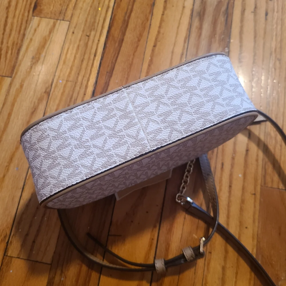 Micheal kors crossbody bag - Picture 5 of 6